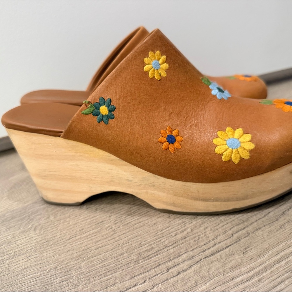 Pilcro Tan Floral Embroidered Mules - Picture 2 of 6